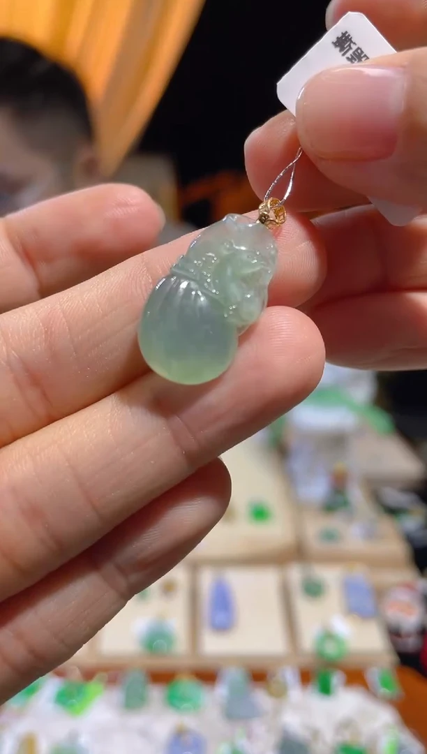 【闪购商品】翡翠颈饰18K金镶嵌假一赔三