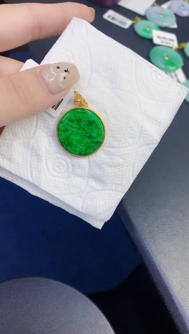 颈饰未镶嵌翡翠缅甸天然翡翠A货