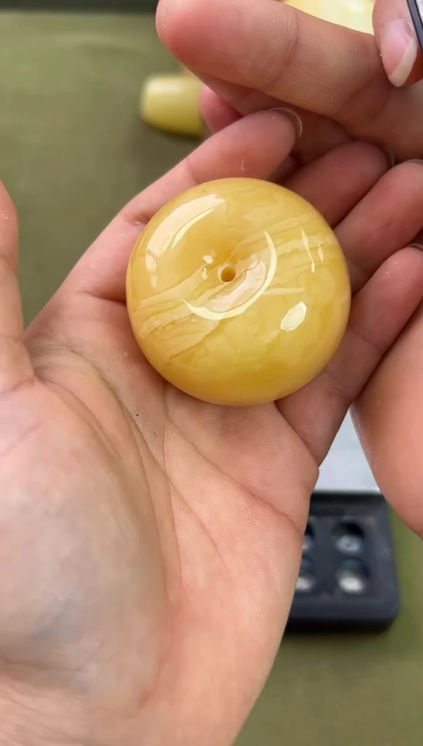 裸石琥珀未镶嵌琥珀蜜蜡吊坠