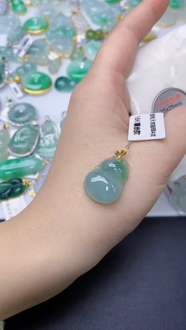 颈饰18K金镶嵌翡翠 天然缅甸A货百元以上9元证书费自理