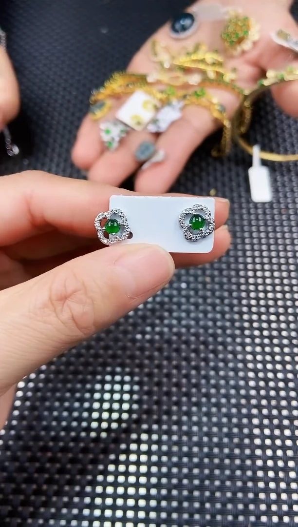 【闪购商品】翡翠耳饰未镶嵌111111111