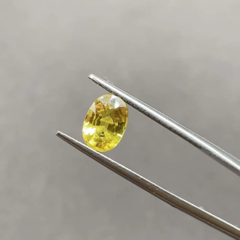 天然金丝雀黄色蓝宝石