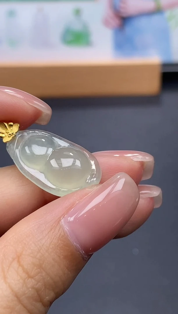 18K金镶嵌定制翡翠天然翡翠A货92