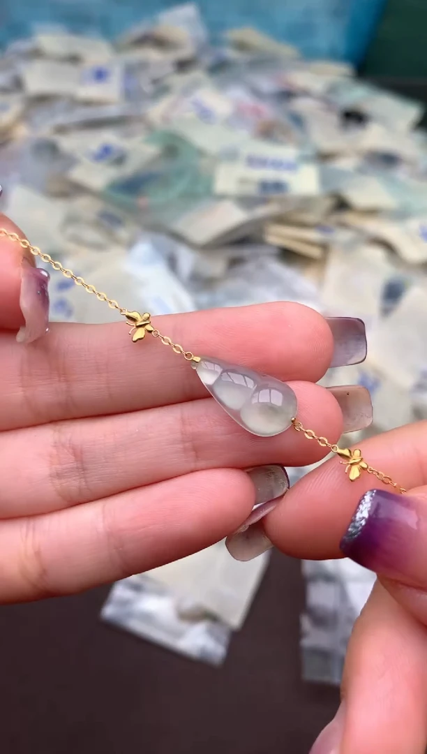18K金镶嵌挂件翡翠—