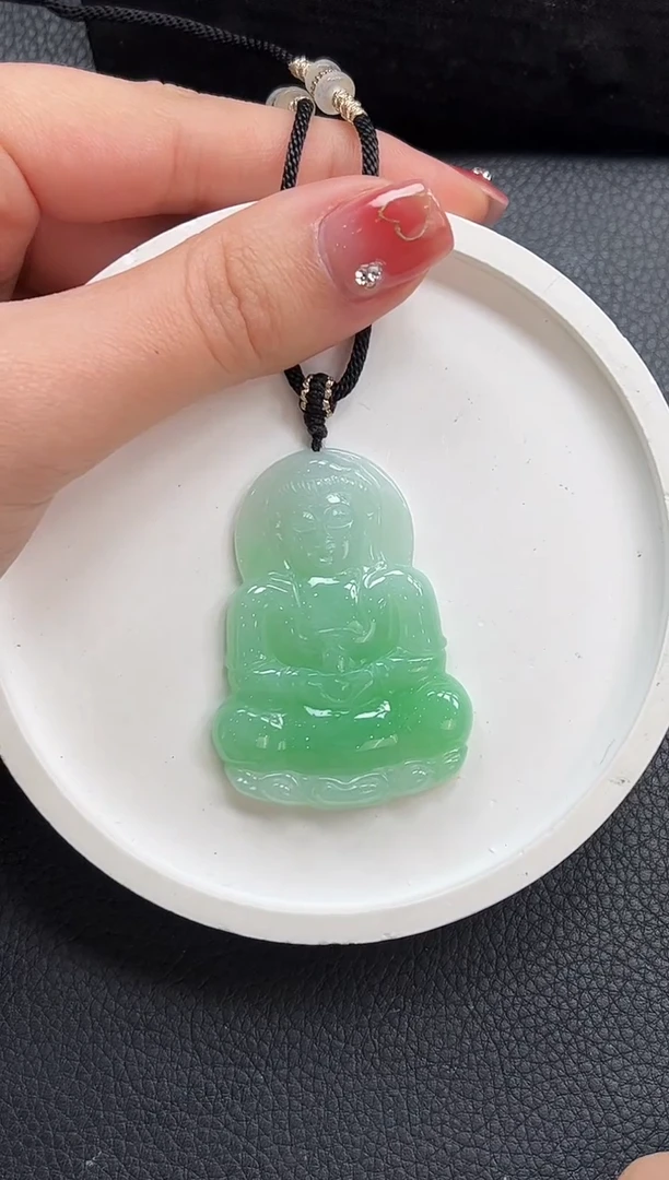 【闪购商品】翡翠颈饰未镶嵌观音
