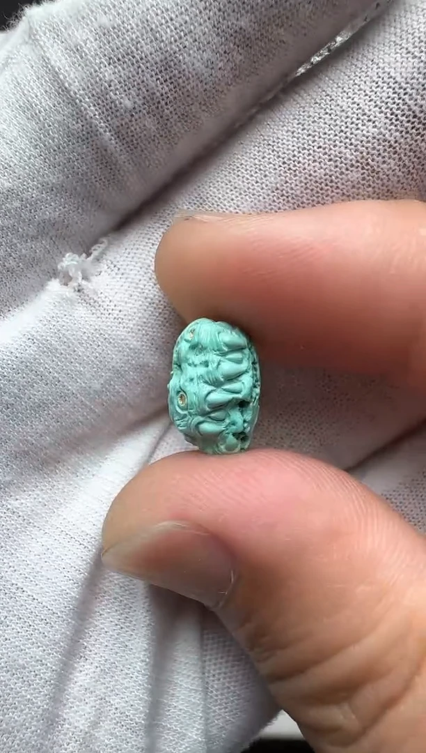 【闪购商品】绿松石吞噬未镶嵌左右9.2厚7.7长14