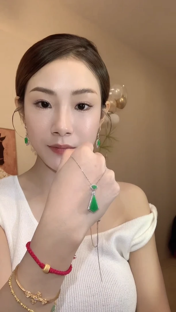 吊坠(不含链)18K金镶嵌翡翠A14