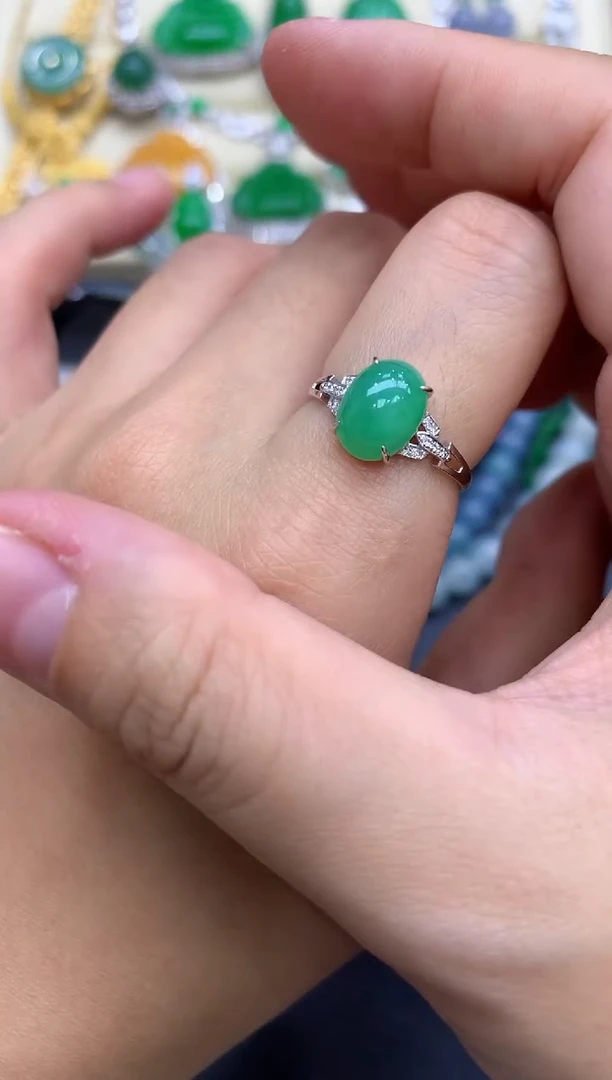 18K金镶嵌戒指翡翠247-中国好珍宝