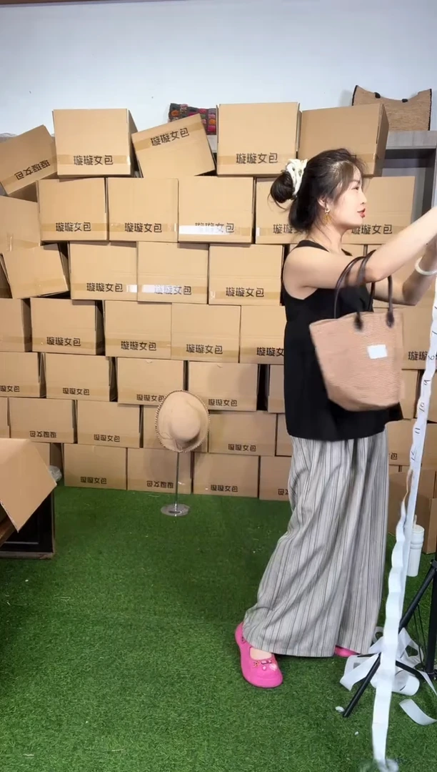 拉菲草手工编织包包1