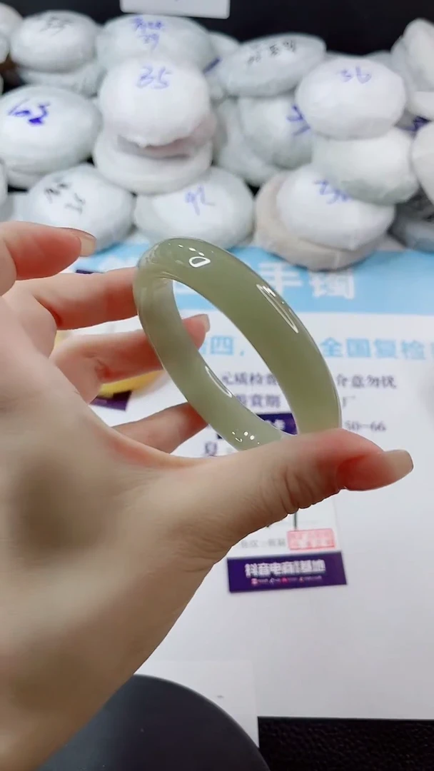 未镶嵌手镯石英质玉多样性发货V67