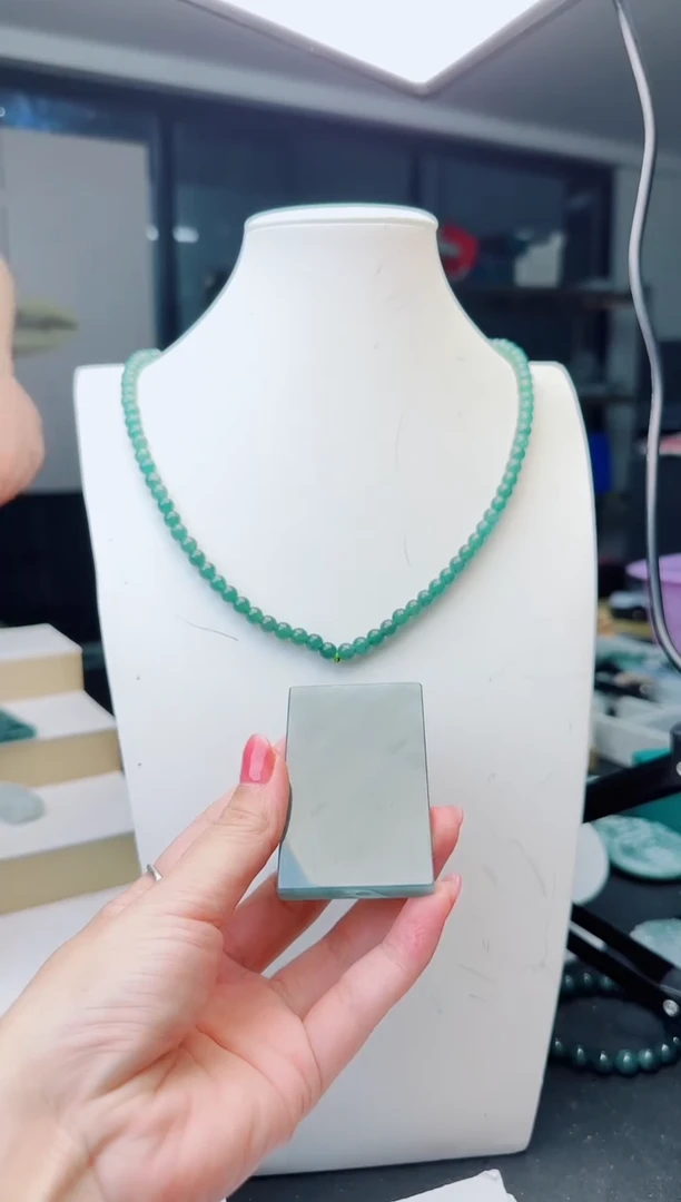 翡翠未镶嵌颈饰多样性发其中一