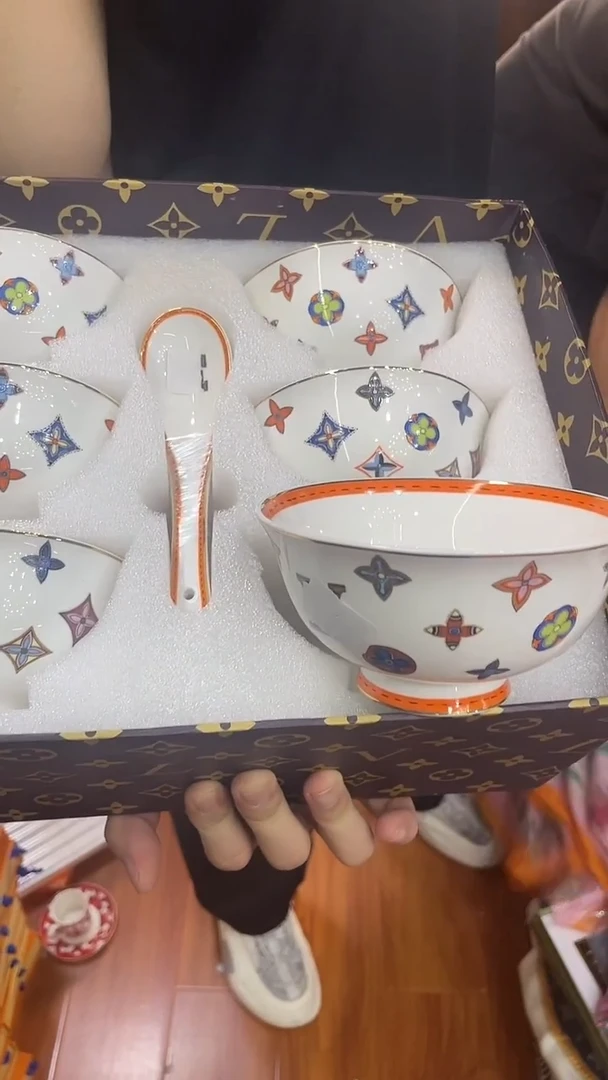 杯鸿辉家品牌瓷器，京东包邮！