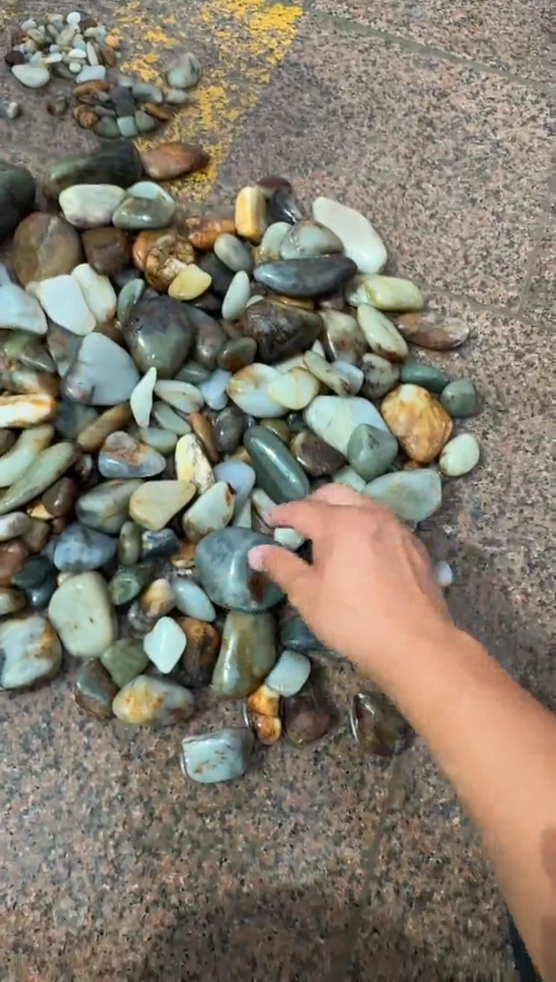 未镶嵌和田玉（糖玉）挂件和田玉