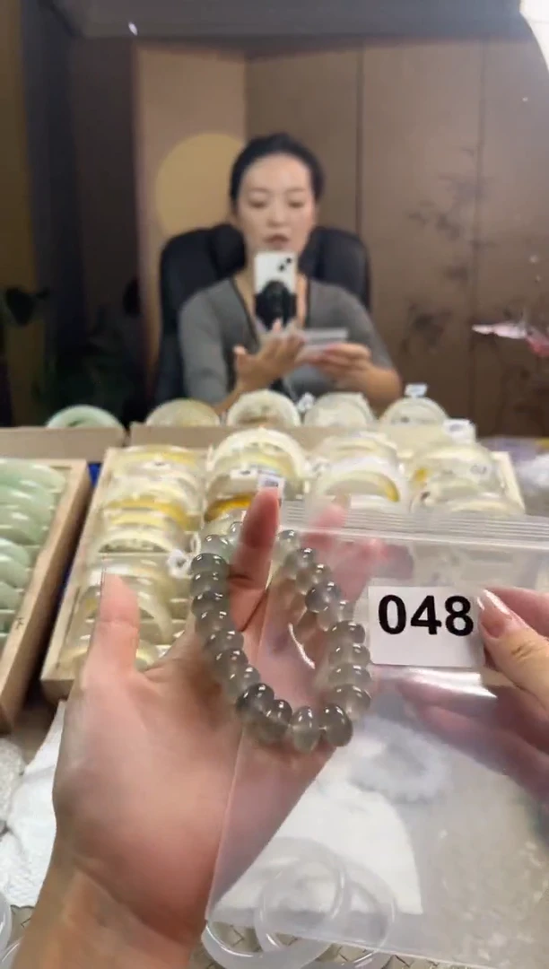 手镯玛瑙/玉髓未镶嵌卖****?048