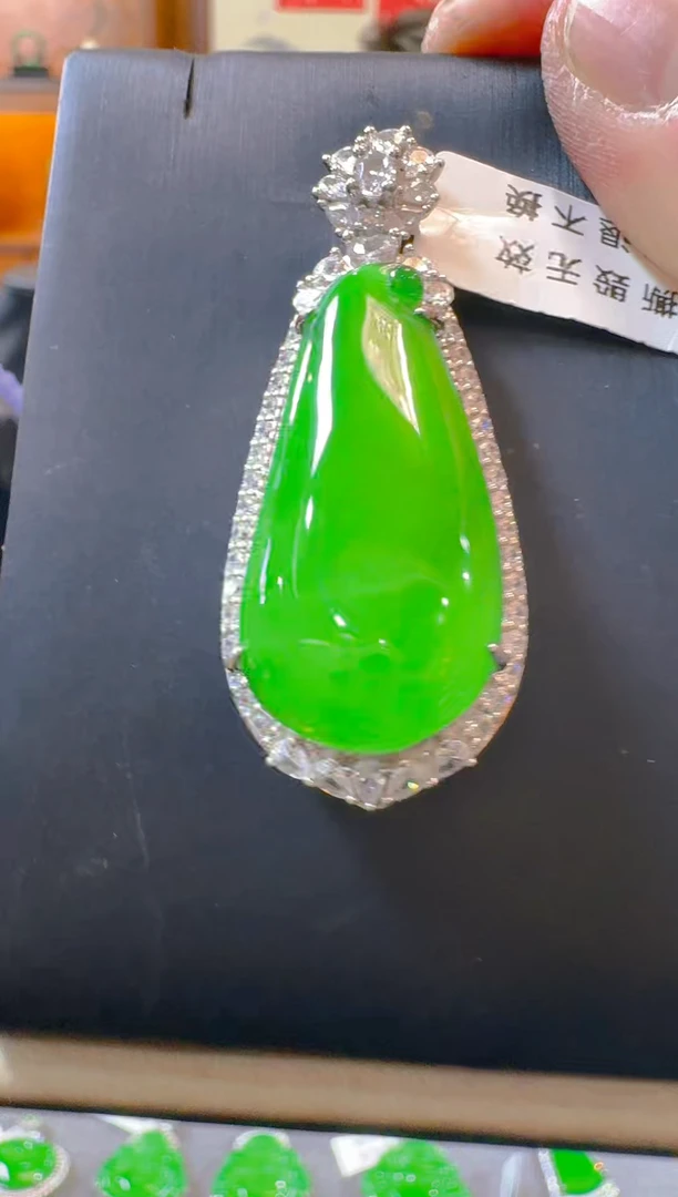 吊坠(赠链)银S925镶嵌翡翠天然A货翡翠