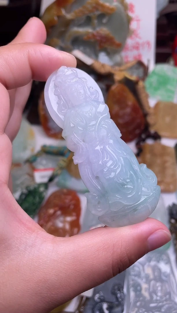 颈饰未镶嵌翡翠观音