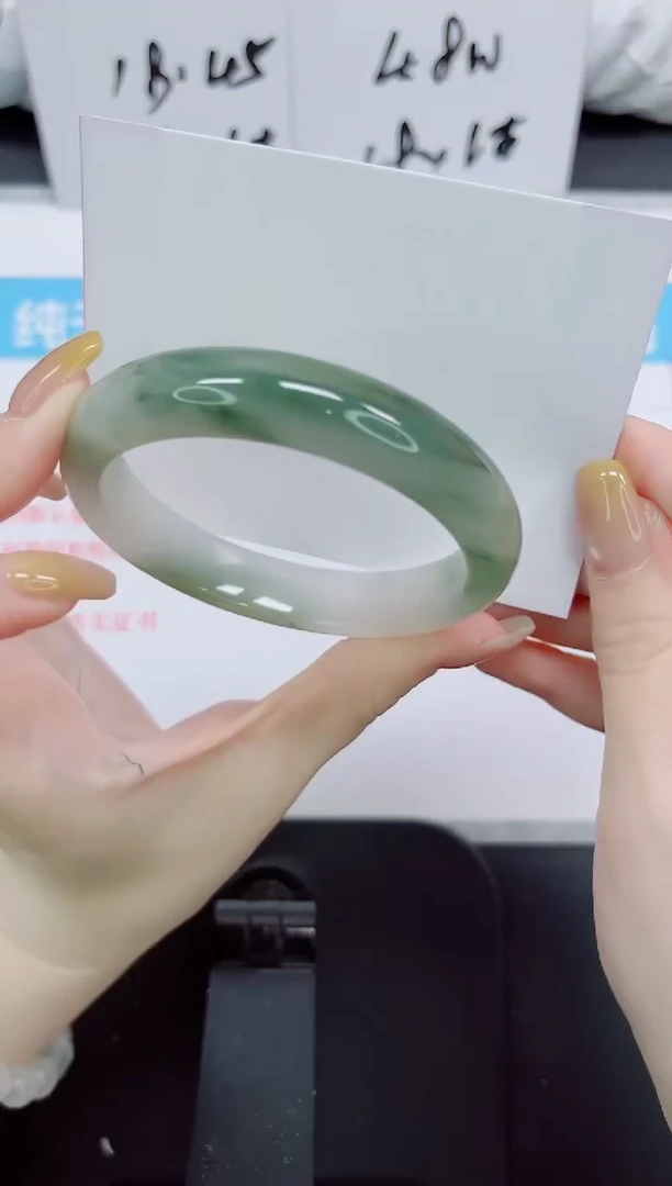 石英质玉手镯未镶嵌373