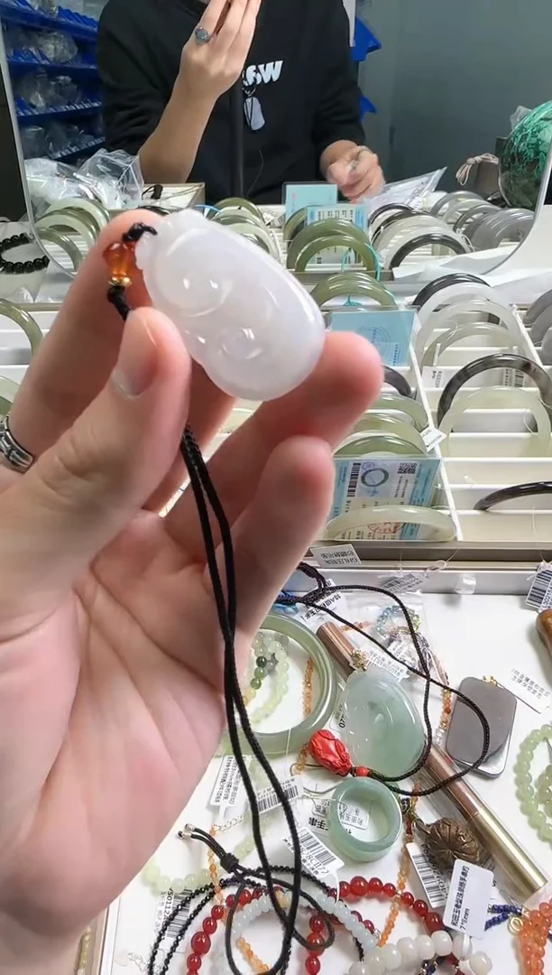 【闪购商品】翡翠吊坠(不含链)未镶嵌翡翠如意吊坠