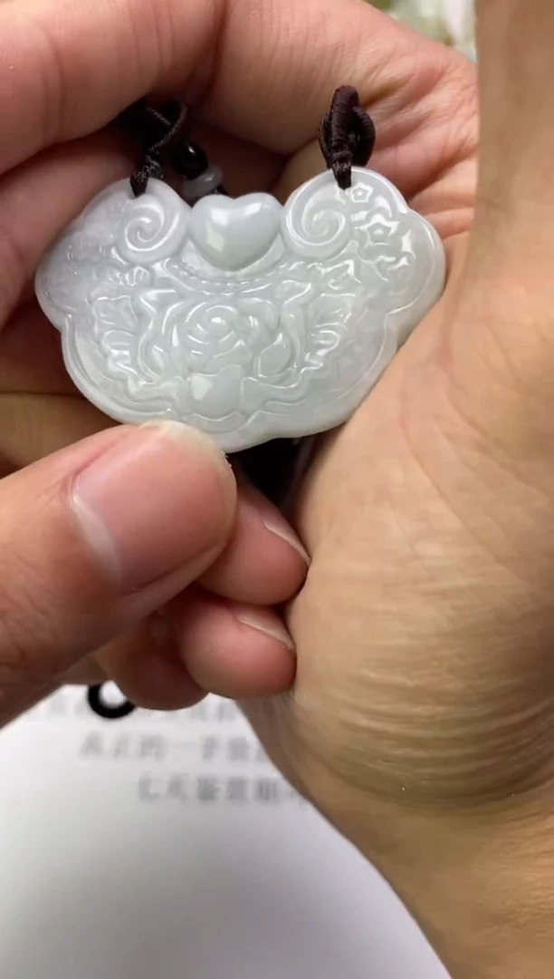翡翠未镶嵌颈饰八****们天然翡翠