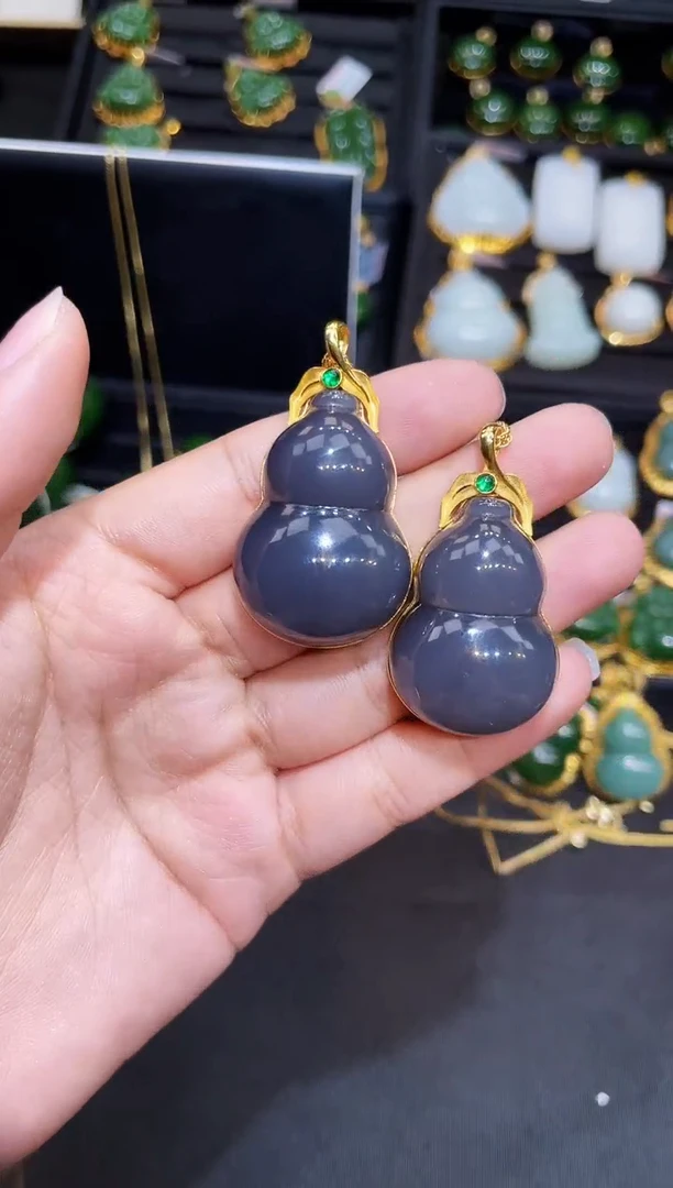 和田玉18K金镶嵌吊坠(赠链)36MM多样性发一Z