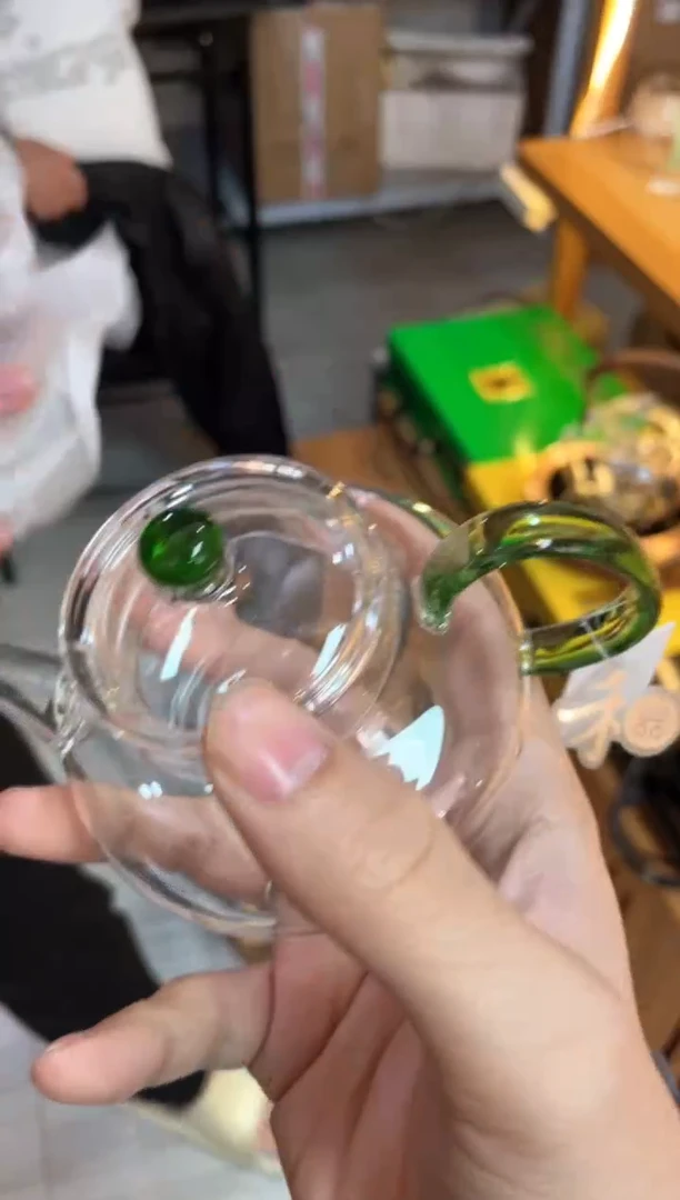 禾器瑾玉壶湖绿。。。。。。。