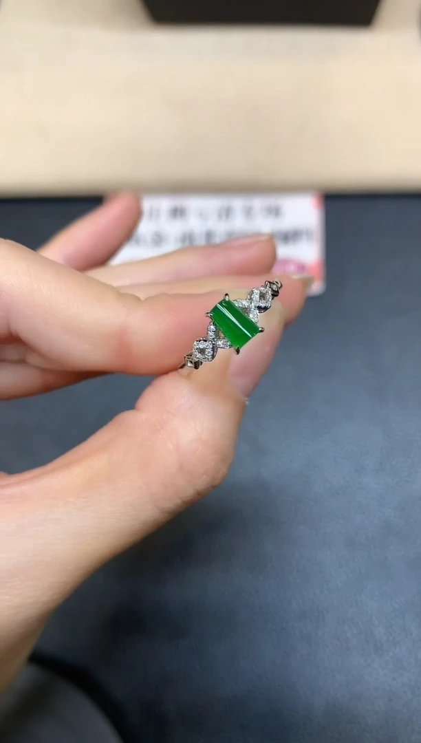【闪购商品】翡翠戒指18K金镶嵌【无鉴赏期