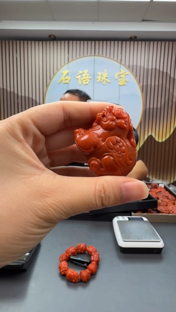 未镶嵌雕刻南红玛瑙077ZB0908产品一个