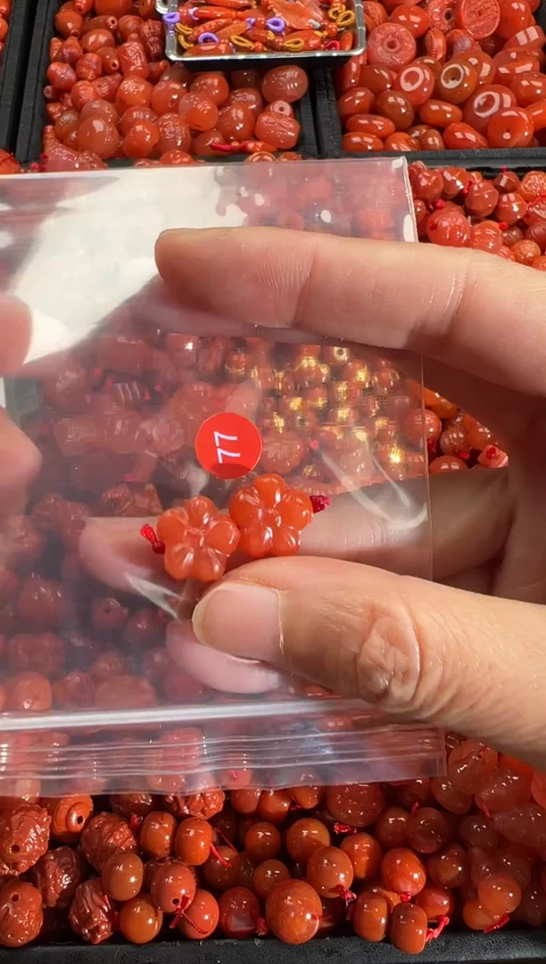 【闪购商品】南红玛瑙颈饰未镶嵌1