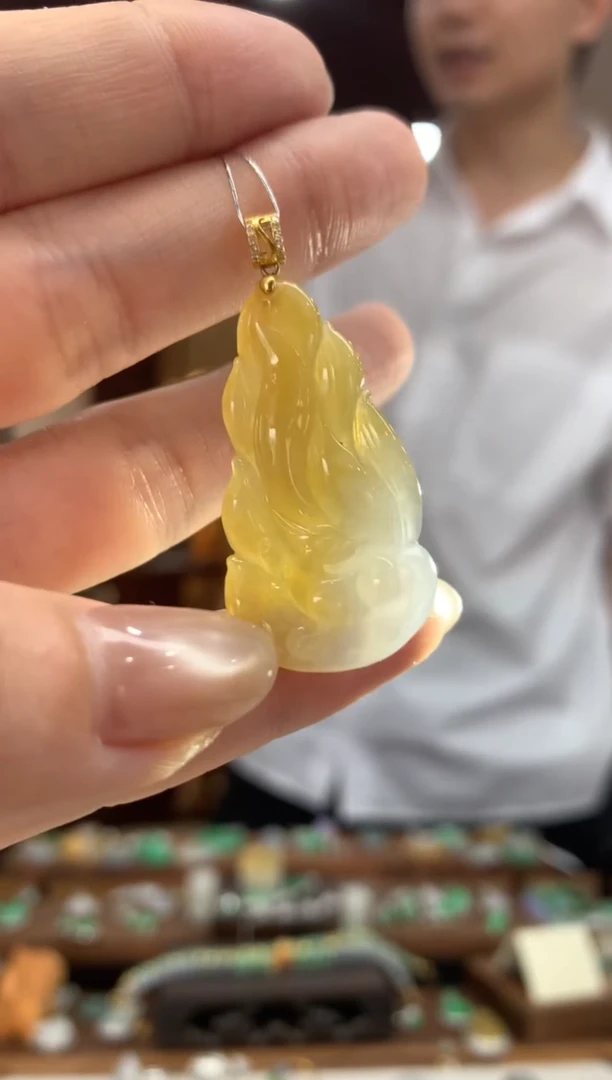 翡翠18K金镶嵌吊坠(不含链)九尾狐