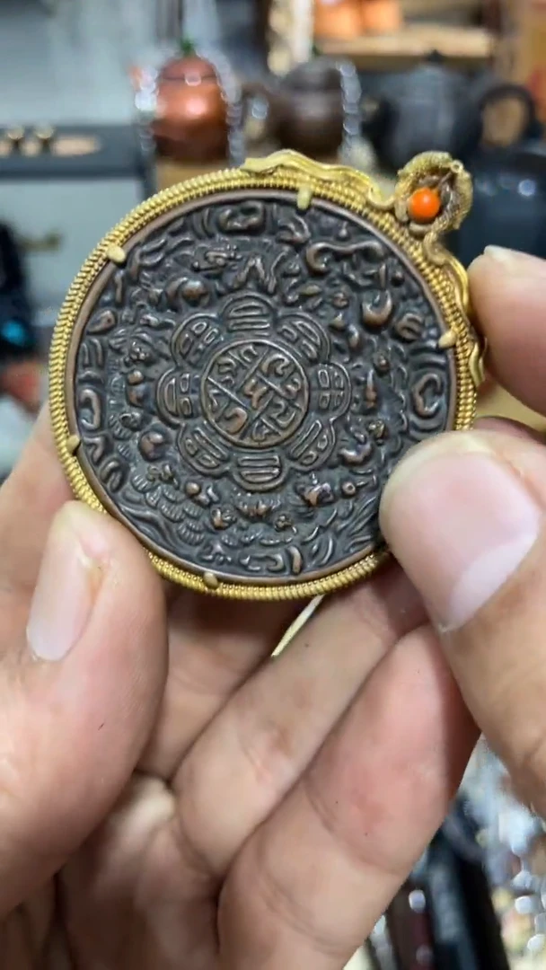 瓷片闪购商品  如图所示