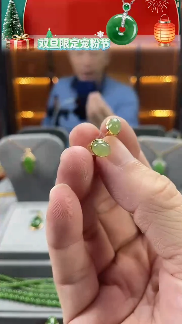 银S925镀金镶嵌和田玉耳饰银S925镀金镶嵌 和田玉 耳饰