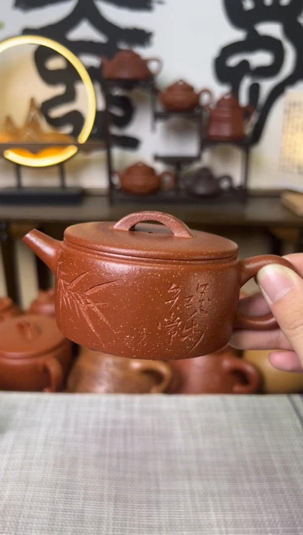 【闪购商品】段泥茶壶红降坡一片瓦刻绘150CC-甘来兵