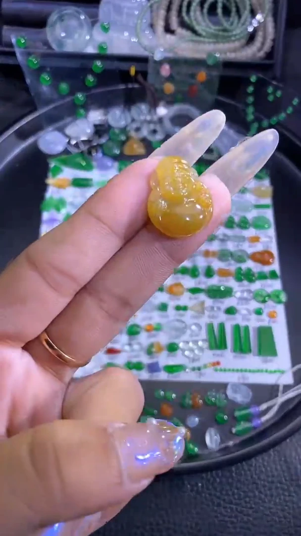 未镶嵌挂件翡翠财神