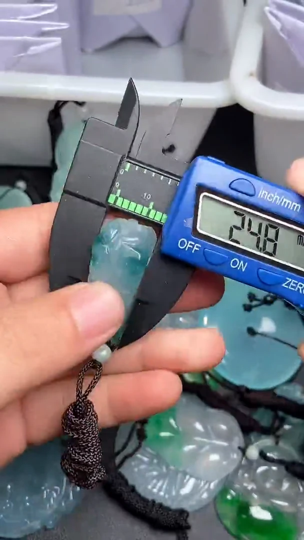 散珠翡翠含赠品绳子发货PX