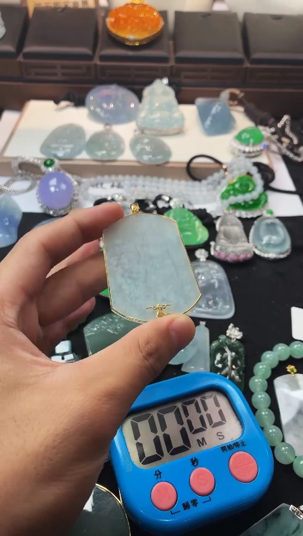 颈饰18K金镶嵌翡翠三****姨  YZ已镶嵌18K金