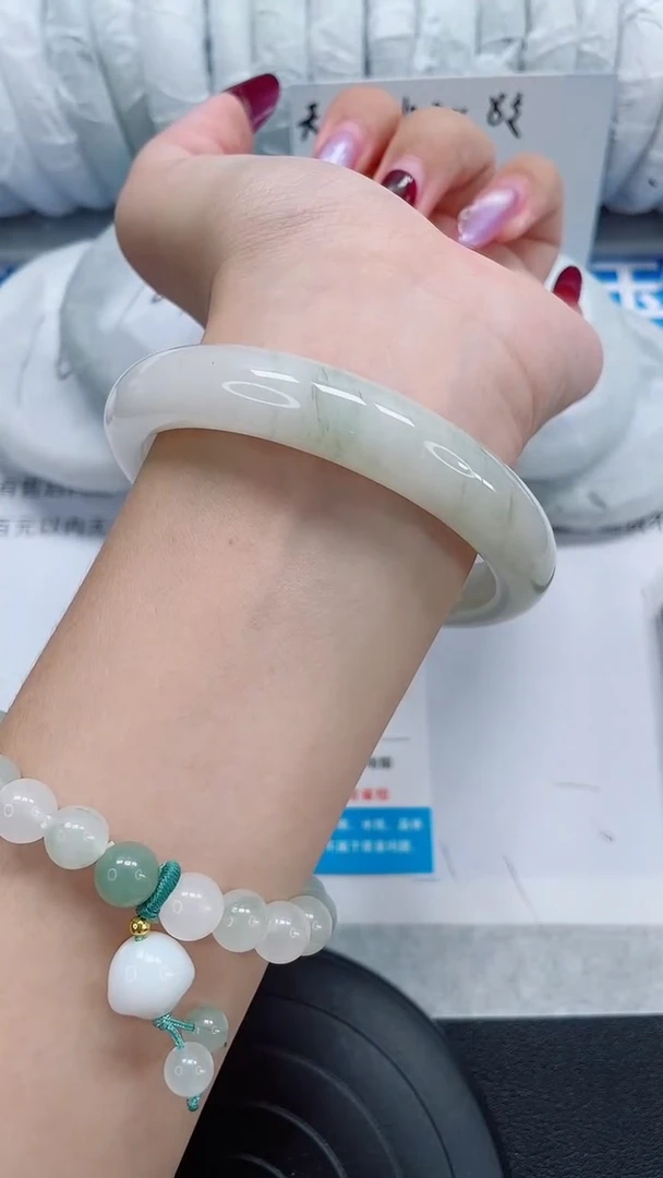 未镶嵌手镯石英质玉258-62/63