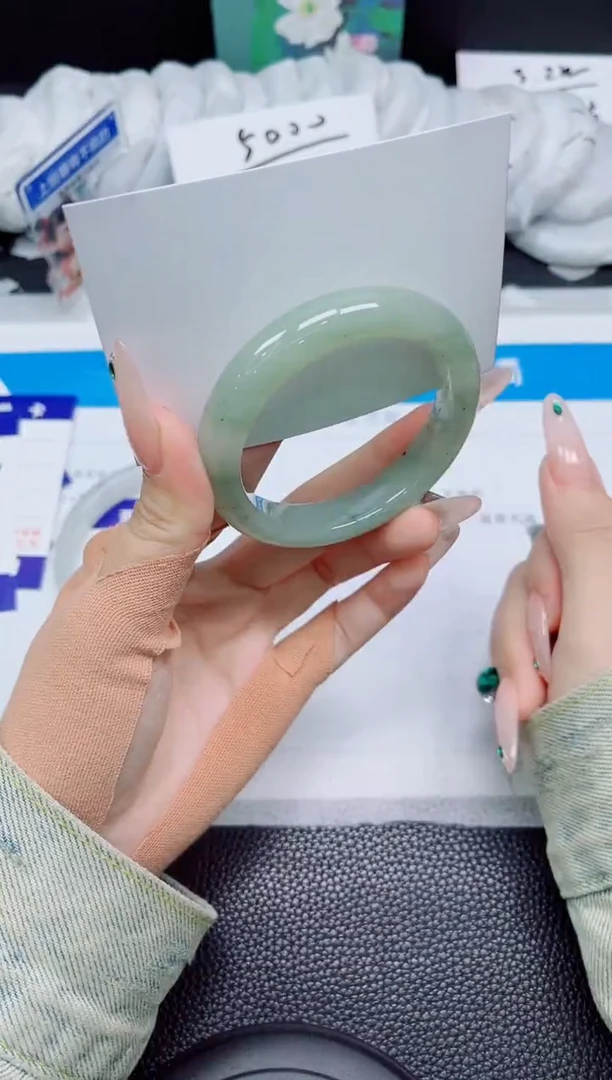 石英质玉手镯未镶嵌56-52.2