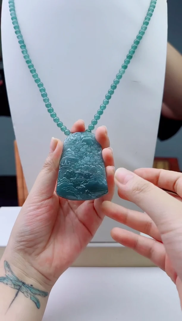 颈饰未镶嵌翡翠多样性发其一