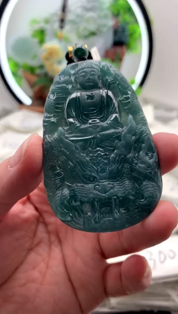 【闪购商品】翡翠颈饰未镶嵌大日如来