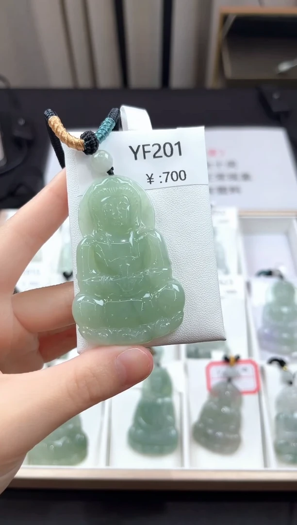 翡翠未镶嵌颈饰YF201冰绿大观音