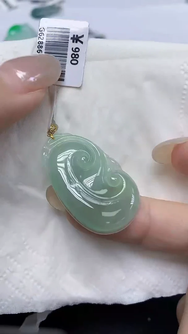 翡翠18K金镶嵌颈饰天然缅甸翡翠A货