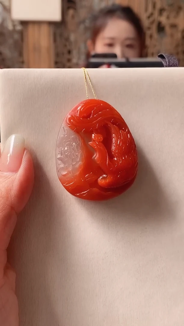 未镶嵌南红玛瑙挂件保山南红凤穿牡丹名师雕刻件