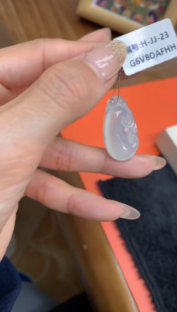 【闪购商品】翡翠颈饰未镶嵌如意