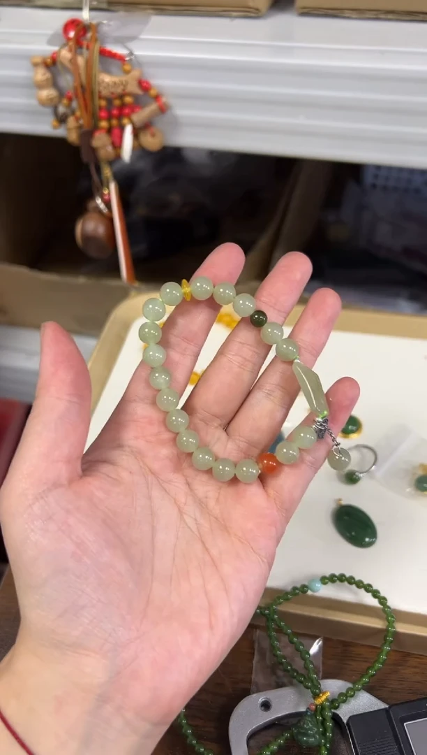 未镶嵌手链和田玉和田玉晴水牌子设计款手链[0171]