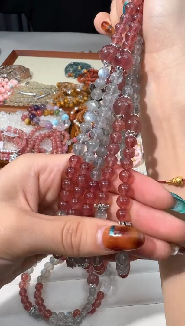 【闪购商品】水晶手链未镶嵌A016草莓晶灰月三圈