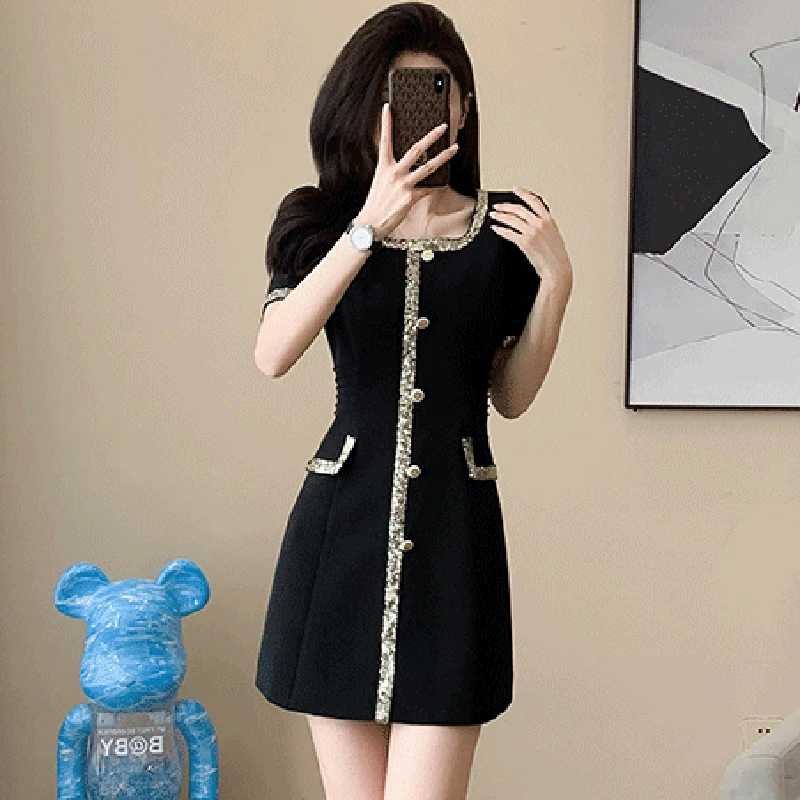 长裙夏装新款茶歇法式收腰显瘦感风黑色短袖方领连衣裙小清新