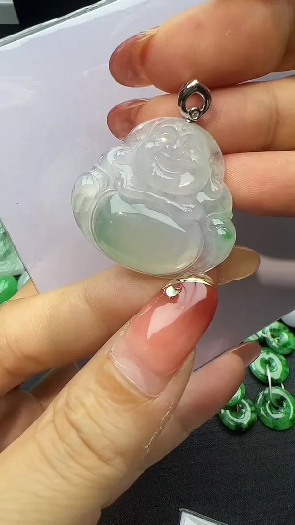 翡翠18K金镶嵌颈饰佛公