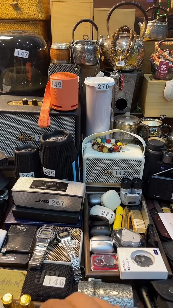 瓷片闪购商品 如图所示