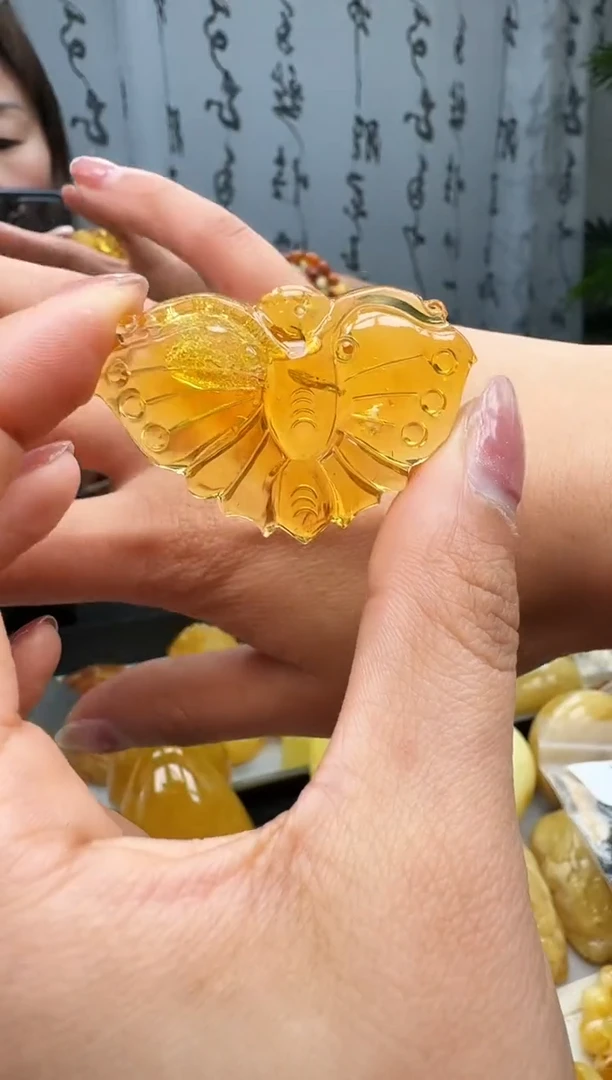 【闪购商品】琥珀裸石未镶嵌挂坠