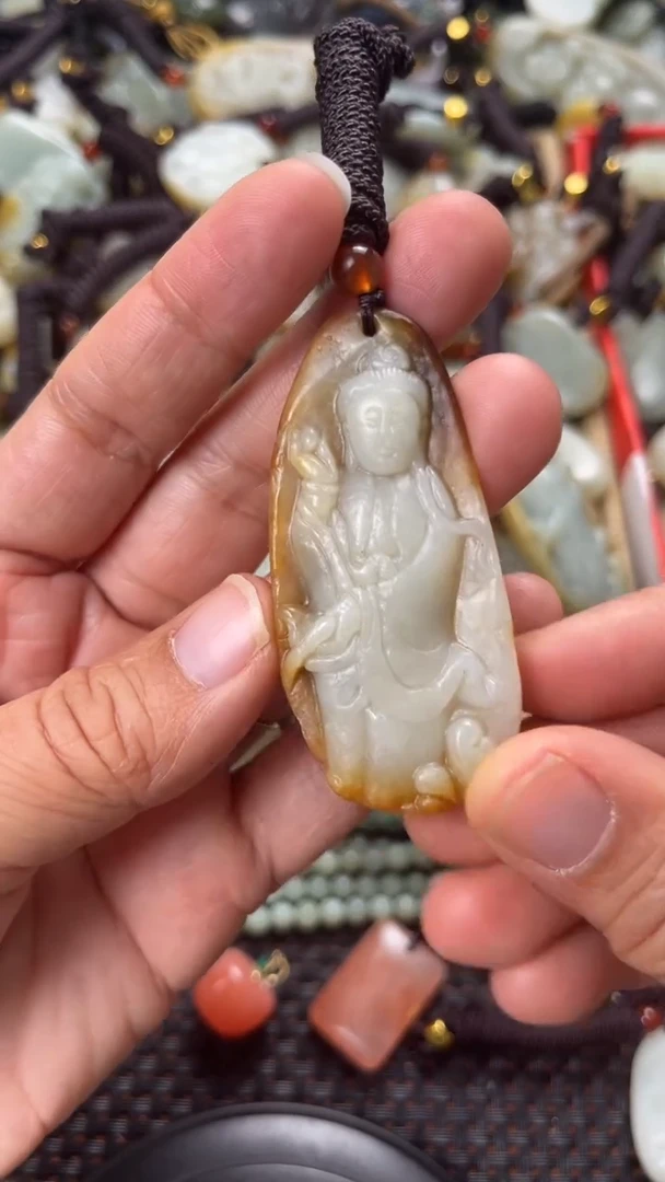 【闪购商品】和田玉颈饰未镶嵌多样性发货没有证书拍一发一有瑕